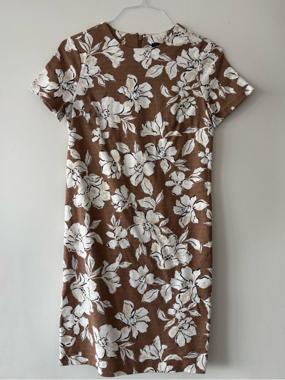 🤎Ann Taylor Factory Brown Floral Shift Dress with White Blooms